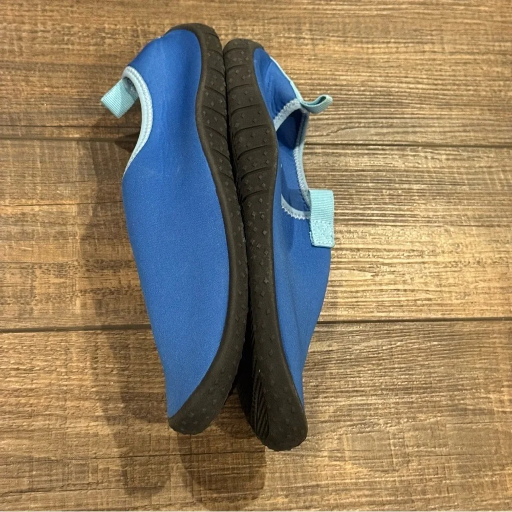 Cat and Jack Boys Water Shoes Swim Quick Dry Light Weight Blue Size 5